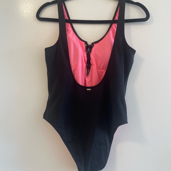 NWOT Victoria's Secret Lace Up Swimsuit - Picture 3 of 4